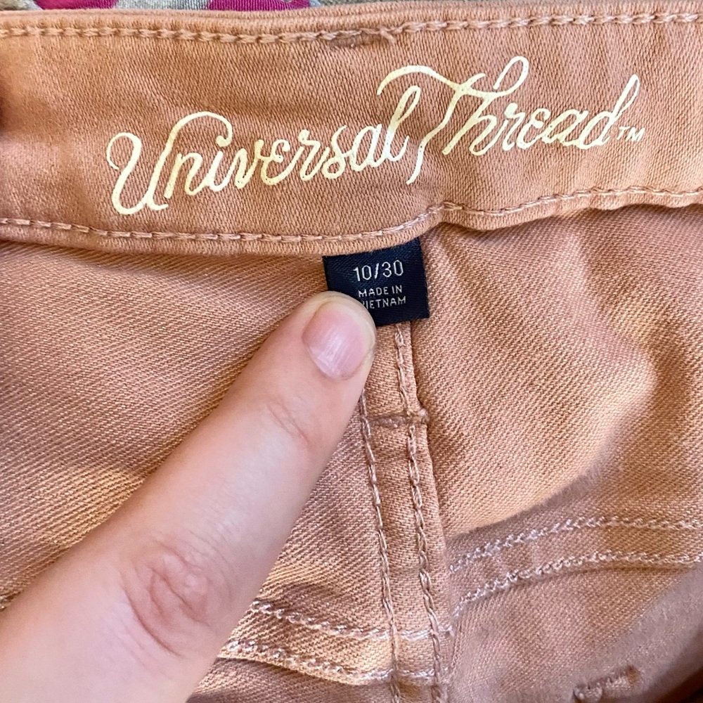 Universal Thread Shorts - Picture 2 of 3